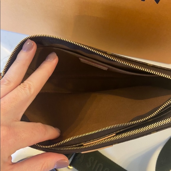 Louis Vuitton Pochette Métis Accessories with Khaki green strap . 100 %authentic - Picture 3 of 8